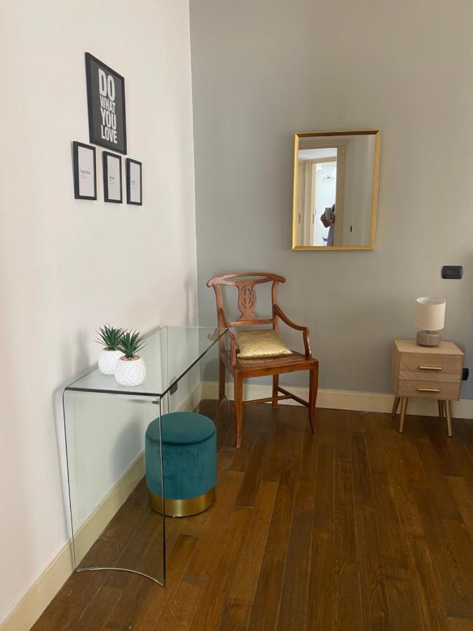“La Pinta” Elegante Appartamento Al Vomero Napoli Eksteriør billede