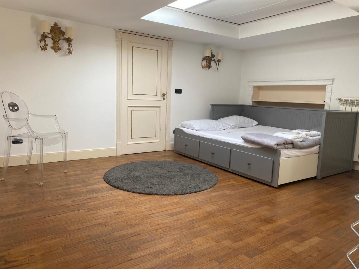 “La Pinta” Elegante Appartamento Al Vomero Napoli Eksteriør billede